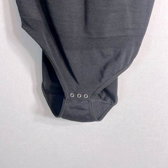 Yummie Black Built in Bra Tank Compression Body Suit size S/M-P/M NWOT - Picture 4 of 7